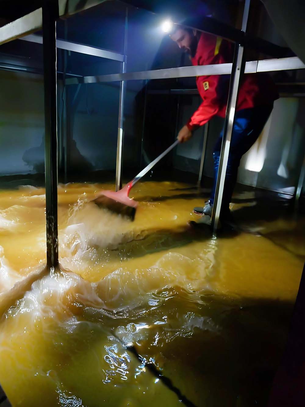 水箱多久需要清洗一次？